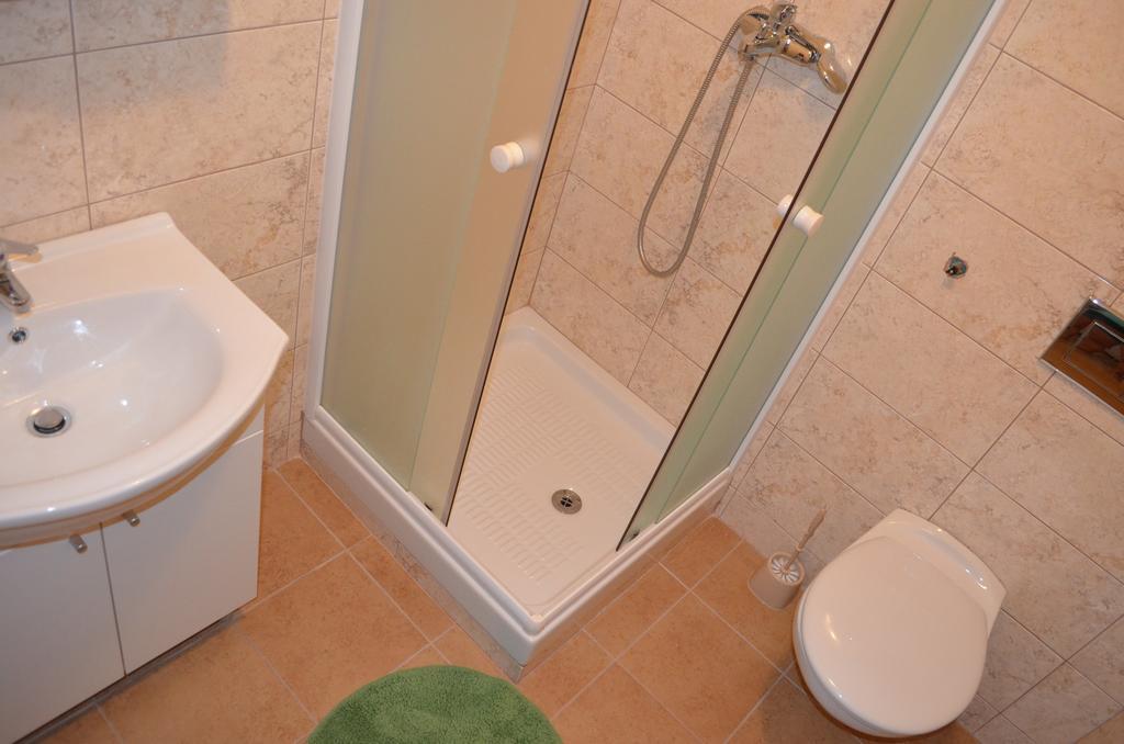 Apartments Lora Baška Стая снимка