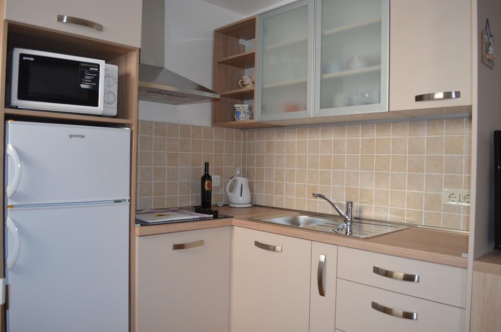 Apartments Lora Baška Стая снимка