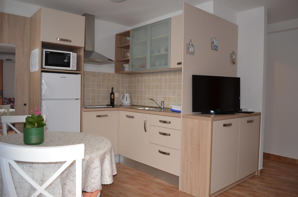 Apartments Lora Baška Стая снимка