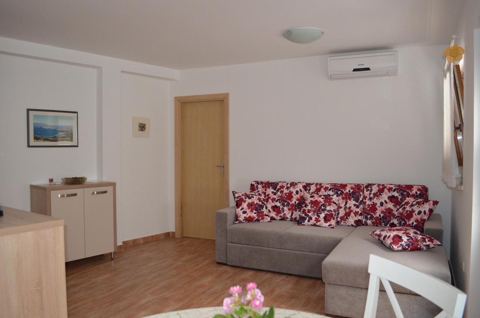 Apartments Lora Baška Стая снимка