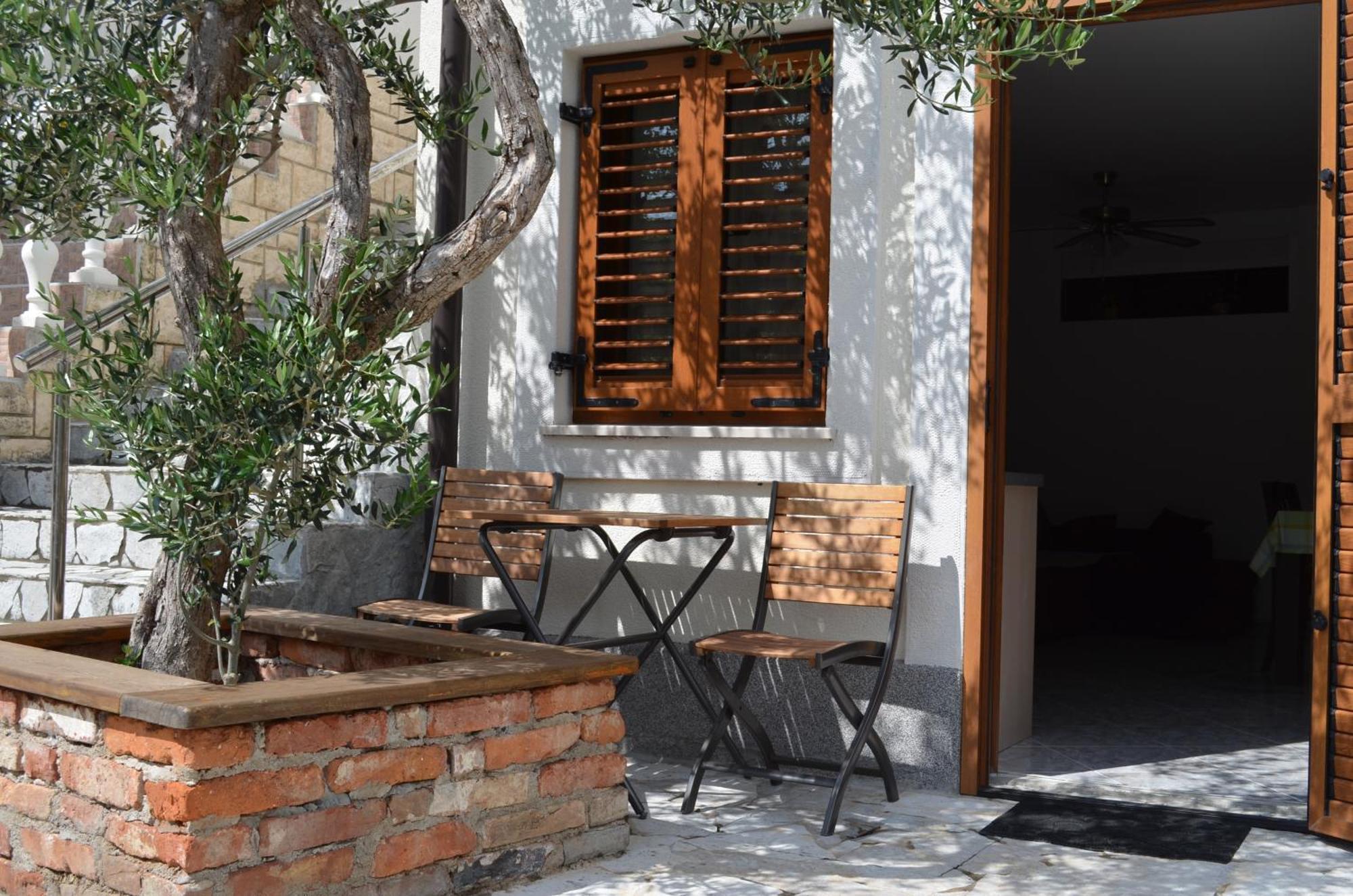 Apartments Lora Baška Стая снимка